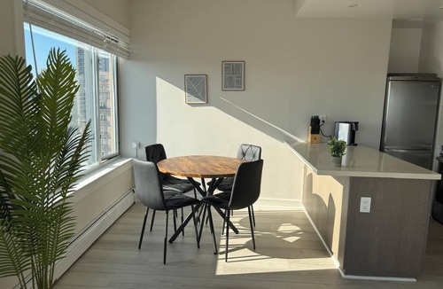 Nob Hill Apartment | Stylish High-Floor 1BR with Skyline Views