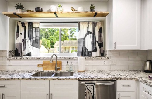 Atascocita House | Stylish Home + Community Pool near IAH & Downtown Humble!