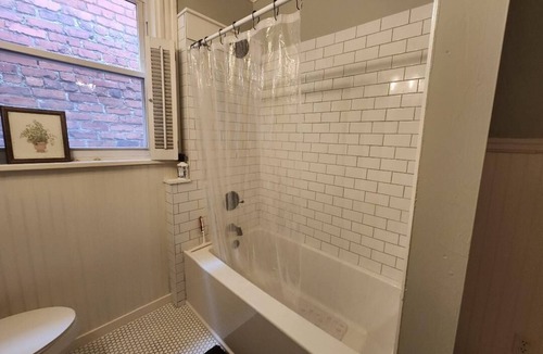 Fan District House | Stylish Home in Great Museum District Locationn30-day minimum stay.
