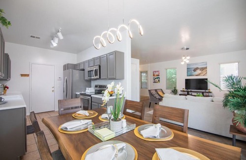 Laveen Village House | Stylish Home Phoenix - Low Rates NOW!