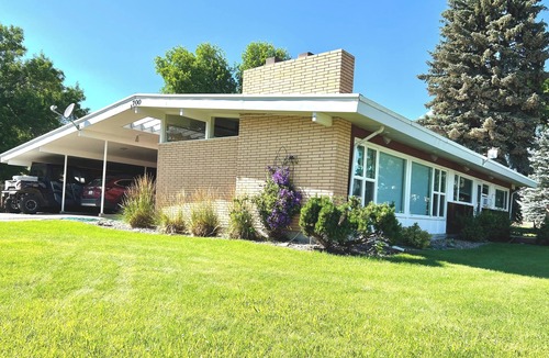 Fort Benton House | Stylish Mid Century 4-Bedroom House in Fort Benton