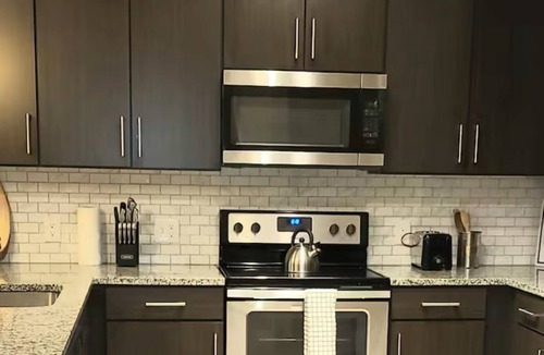 Loring Heights Apartment | Stylish Retreat 10 min from Mercedes-Benz Stadium