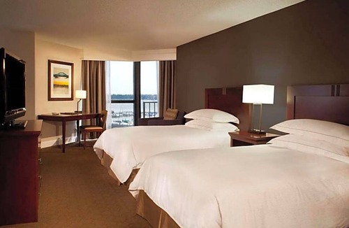 Nassau Bay Hotel | Stylish Room Near Kemah Boardwalk w/Picturesque Lake Views to Enjoy