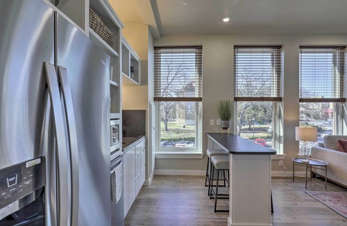 Downtown Apartment | Stylish San Marcos Apt in the Heart of Dwtn!