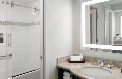 Tri-West Hotel | Stylish Skydeck, Kitchen & Balcony, FIDO Friendly! Nearby The Sunset Strip!