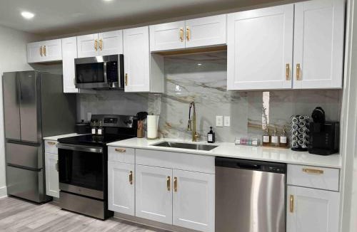 Old East Dallas Apartment | Stylish Studio with First Floor Entry Free Parking