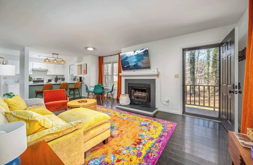 Cary Condo | Stylish Townhouse Near Downtown Cary