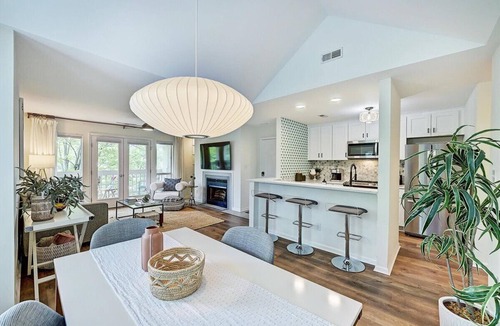 Fourth Ward Condo | Stylish Uptown condo in Historic 4th Ward!