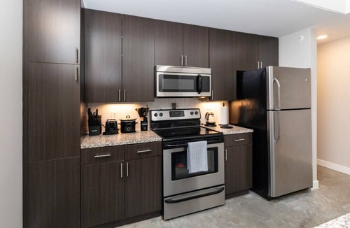 Downtown Des Moines Apartment | Stylish Urban Loft | 2BR/2BA - Heart of Downtown!