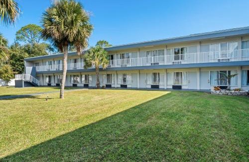 Daytona Beach Hotel | Suburban Studios Daytona Beach - Speedway