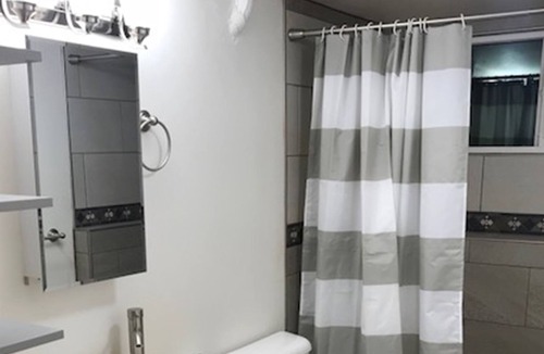Sugar City House | Sugar City down. · Rexburg Bungalow-private! 9 min to Temple & BYU Idaho