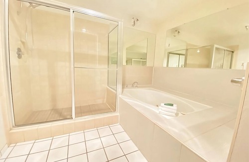 Torrance Hotel | Suite near Del Amo Mall, Coastal Attractions & Family-Friendly Activities