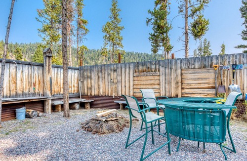 Sula House | Sula Mountain Retreat with Hot Tub and Fun-filled Shop