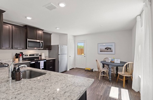 New Braunfels House | Summer Break Fire Pit WIFI Trails Pets Ok