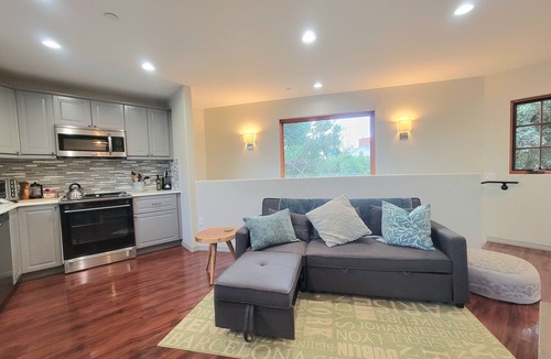 Loma Portal House | Summer in San Diego Walk to Liberty Station - 1 Bedroom House to Yourself