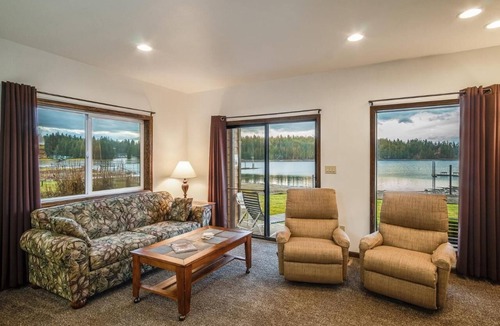 Hope Condo | Summer Vacation on Lake Pend Oreille - July 19-26th -1bd 1 bath Condo. Slps 4
