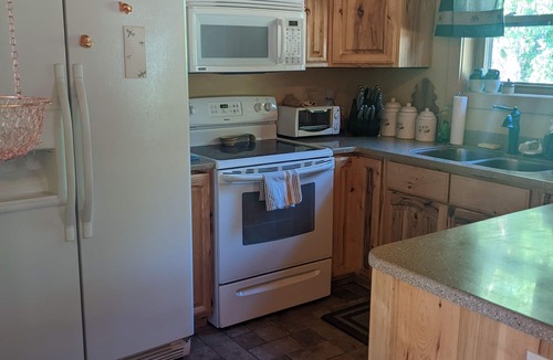 Swan Lake House | Summertime with the family! Minutes to Bigfork & an hour to Glacier.