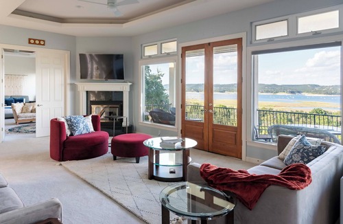 Travis Landing House | Sun Rise Lake House
