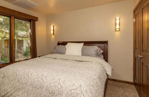 Elkhorn Village House | Sun Valley Condo on the Green with Dollar Views