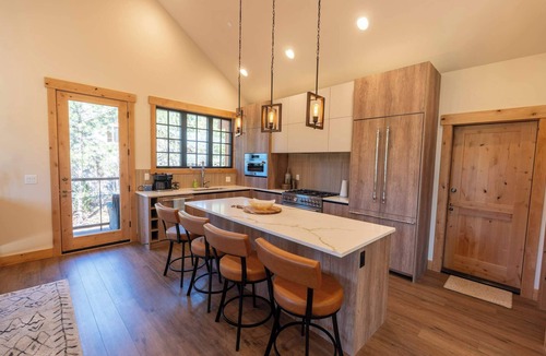 Roslyn House | Suncadia Serenity on 13 Villa with ev charger
