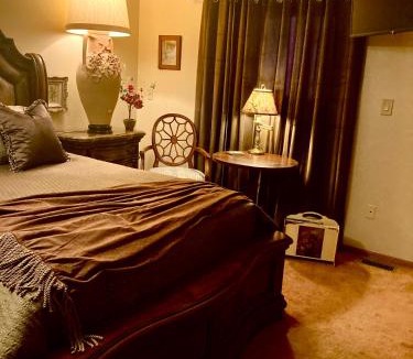 Cheyenne Bed & Breakfast | Sundance Suite - Prairie Rose Bed & Breakfast