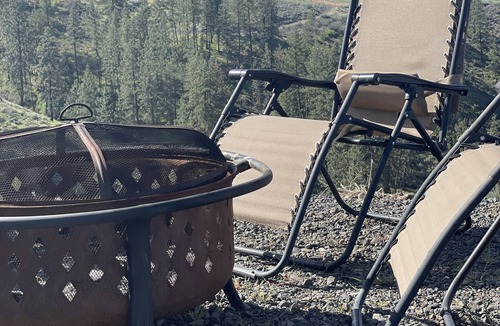 Davenport House | Sunday Bay Get Away~ On Peaceful Lake Roosevelt