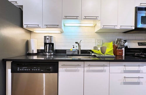 Downtown Boston Apartment | Sunlit Spacious 3BR in Heart of Downtown Boston! Guest Favorite!