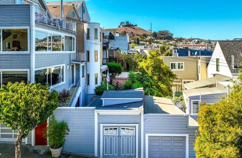 Bernal Heights Condo | Sunny Bernal Heights Casita with Private Entrance