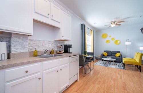 Concord Condo | Sunny Daze · Sunny Daze- Chic condo close to NASCAR
