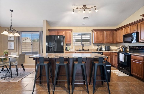 Shamrock Estates House | Sunny Haven: Spacious 4-Bed, 2-Bath Pet-Friendly Home in Gilbert!