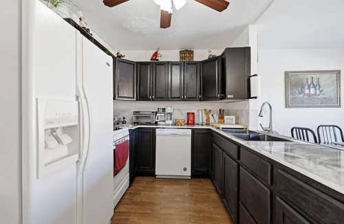 Palmdale House | Sunny Palmdale Escape w/Private Pool