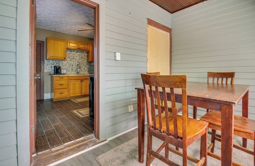 Dayton Apartment | Sunny + Spacious Dayton Condo ~ 1 Mi to Downtown!