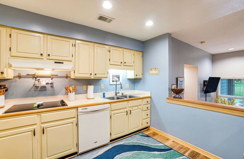 La Cita Condo | Sunny Titusville Retreat Near Space Coast!