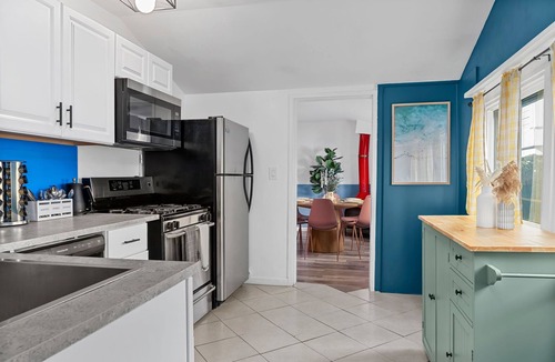 Huntington Beach House | Sunset Bungalow - WALK TO SUNSET BEACH