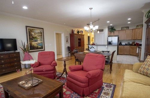 Summerton Condo | ☀️ Sunset Oasis - Lakefront Condo 🚤