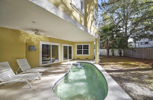 Palmetto Dunes House | Sunset Rentals | Crabline 49 | Dog Friendly