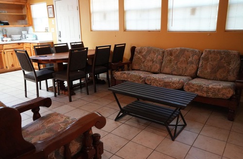 Rio Hondo Cottage | Sunshine cabin with a Shared fishing pier Not waterfront