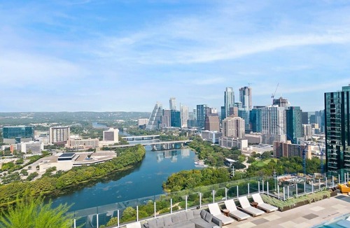 Rainey Street Historic District Apartment | Sunshine Condo in Downtown Austin|Pool|Gym
