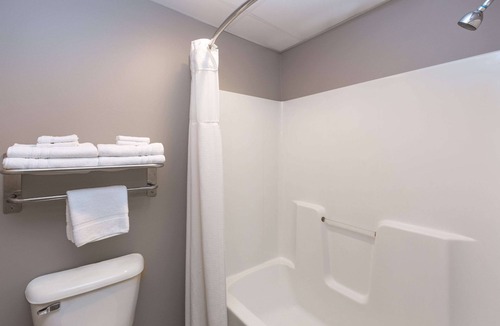 Carroll Hotel | Super 8 by Wyndham Carroll/East