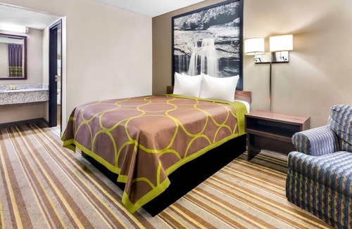 State Park Hotel | Super 8 by Wyndham Columbia