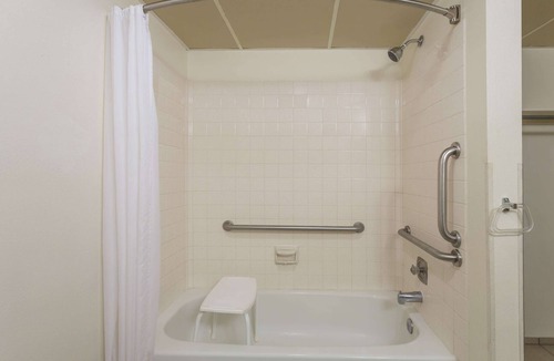 Diamondville Hotel | Super 8 by Wyndham Diamondville Kemmerer