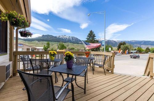 Gardiner Hotel | Super 8 by Wyndham Gardiner/Yellowstone Park Area