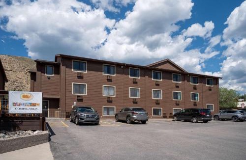 Gardiner Hotel | Super 8 by Wyndham Gardiner/Yellowstone Park Area