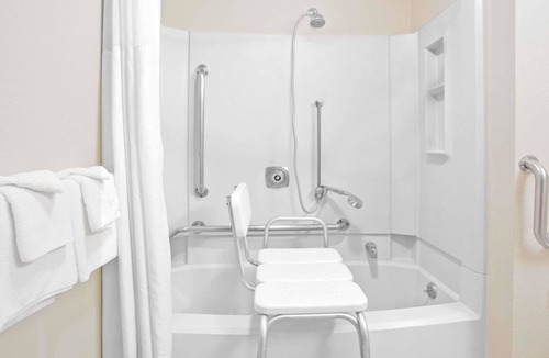 Havre Hotel | Super 8 by Wyndham Havre