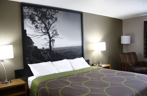 Jamestown Hotel | Super 8 by Wyndham Jamestown