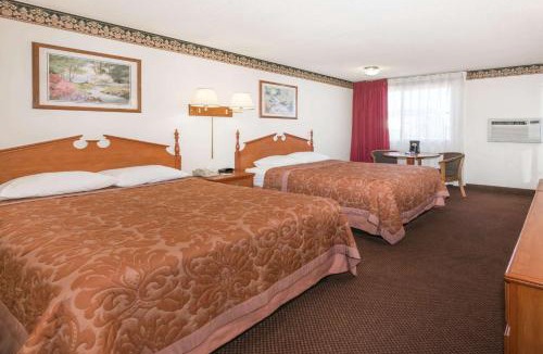Laramie Hotel | Super 8 by Wyndham Laramie