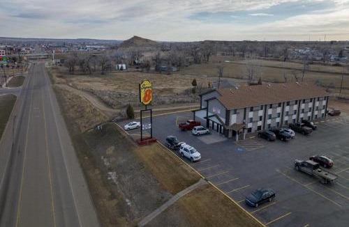 Miles City Hotel | Super 8 by Wyndham Miles City