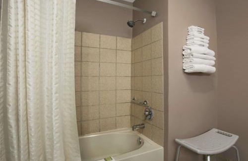 New Castle Hotel | Super 8 by Wyndham New Castle