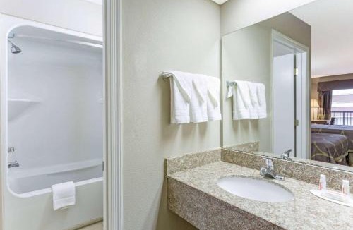 Orangeburg Hotel | Super 8 by Wyndham Orangeburg Near I-26