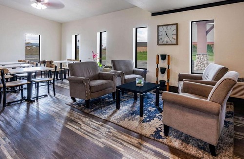 Spokane Valley Hotel | Super 8 by Wyndham Spokane Valley